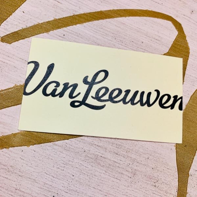 Digital business cards for Van Leeuwen